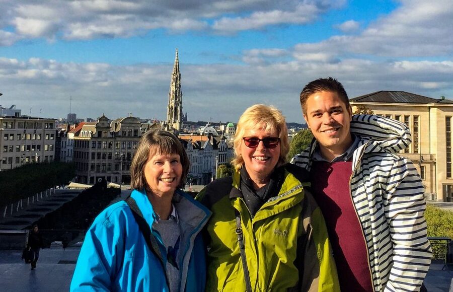 Private Tour: Experience the Christmas Magic in Brussels - Ending at Grand Place: Plaisirs dHiver and a Proper Holiday Drink