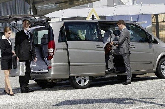 Private Transfert from Bruges to Brussels Airport By Business car - Bruges Pickup: Make It Simple With One Clear Waiting Spot