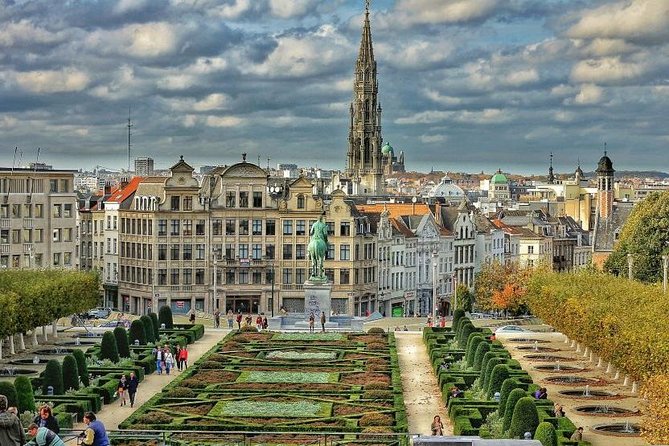 Private walking tour : Brussels historical city center Half Day - Your Seven-Stop Loop Through Brussels Highlights (About 30 Minutes Each)