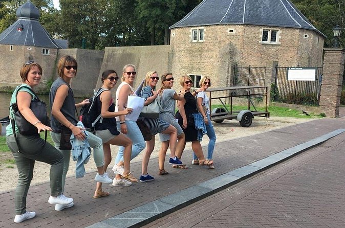 Real Life Game of the Goose - Interactive city walk in Antwerp - What This Experience Feels Like: Team Energy, Light Competition, and Goose Chaos