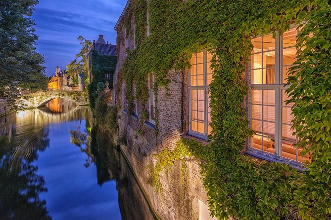"Shades of Brugge" Photo Tour - 3hr private city tour & workshop - Bruges at 8 pm: why this timing helps your photos