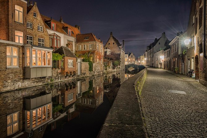 "Shades of Brugge" Photo Tour - 3hr private city tour & workshop - Your photo journey begins at the Basilica of the Holy Blood