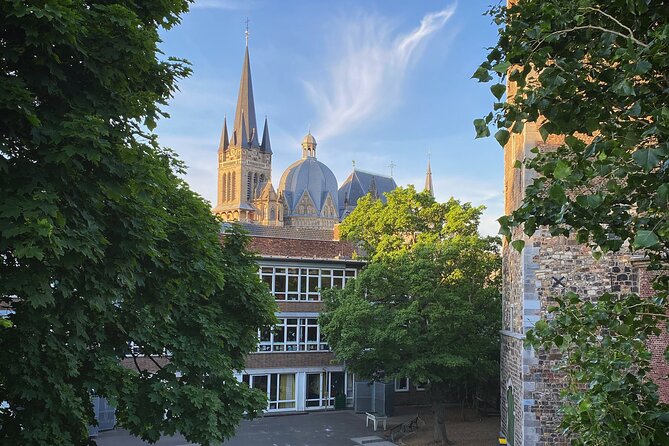 Small Group Liège to Aachen to Maastricht Border Crossing Tour - Maastricht by the Maas: bridge views and old-town wandering