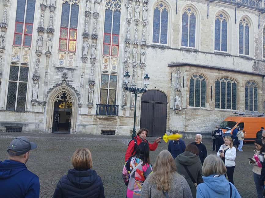 ✨Small-Group Tour of Bruges with a local + Praline/ -3€ boat - Chocolates, truffle, and the practical way to taste Bruges