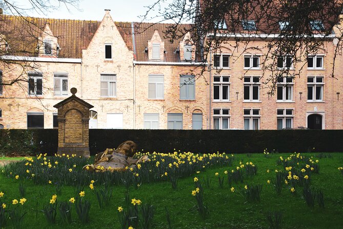 Small Group Ypres Remembrance Day Filled With War History - Ypres Cloth Hall and chocolate tasting: a gentle rhythm shift in the city center