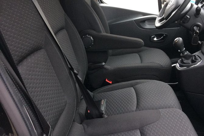 Standard Minivan from Brussels airport to city of Bruges - Should you book this private minivan transfer?