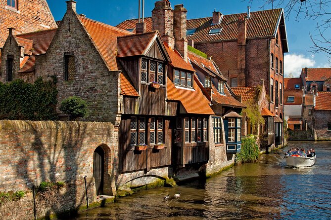 Stress-Free Bruges for Cruise Passengers with opt. Canal Cruise - From Zeebrugge Port to Bruges, with an air-conditioned buffer