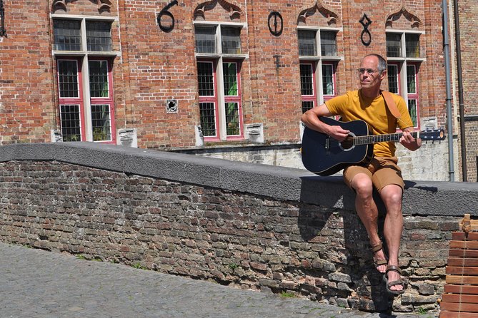 Tasty massage chocolate and spicy stories! - Who should book this Bruges carriage and chocolate tour