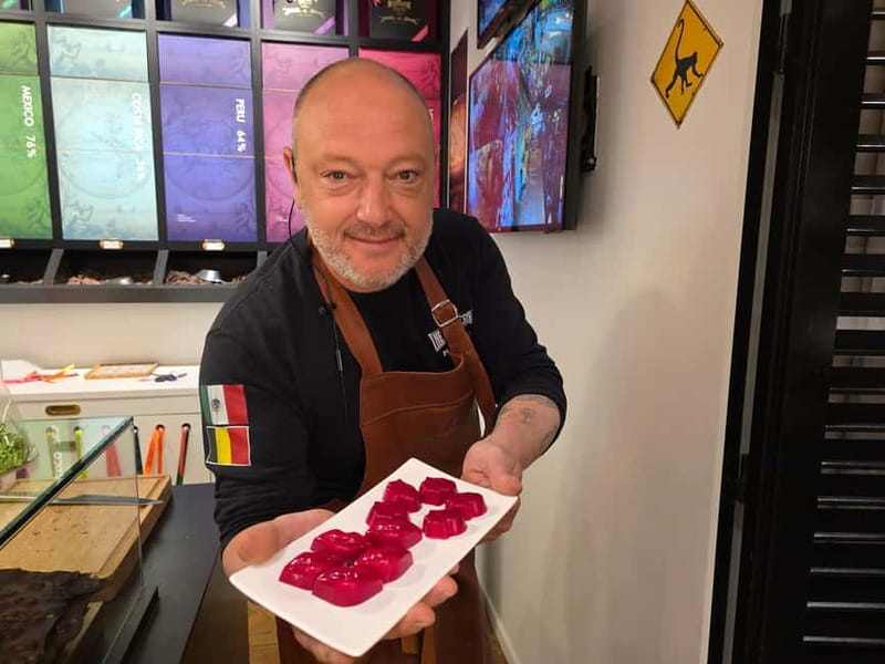 Thé best chocolate in Bruges! Private tour! - Basilica of the Holy Blood: your first quick guided history stop