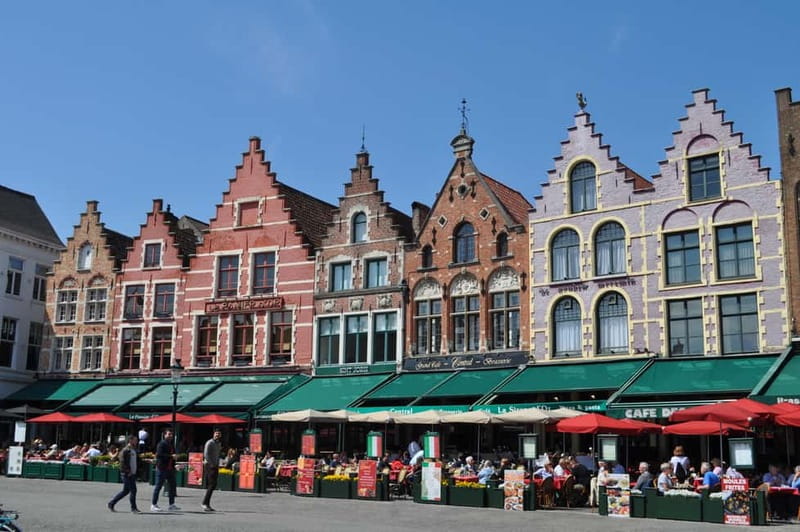 Thé best chocolate in Bruges! Private tour! - Katelijnestraat and Walstraat: last bites before the calm of the Beguinage
