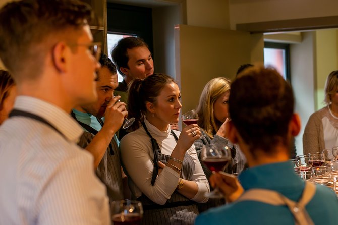 The Waffles 'n Beer Workshop in Bruges Centre - Bruges Centre meets beer-and-waffle class energy