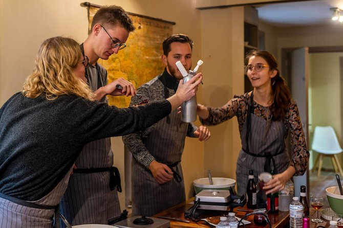 The Waffles 'n Beer Workshop in Bruges Centre - Toppings and pairing: eating your waffles the way you want