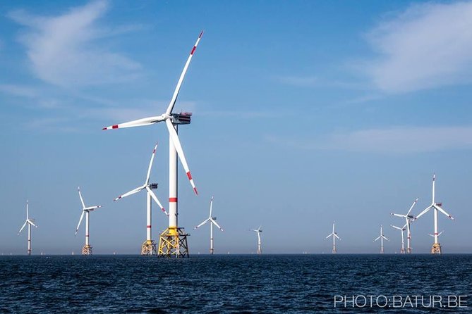 Unforgettable sea trip to the wind farms in the North Sea - Certified skipper and guide talk, including the kind of safety briefing you can feel