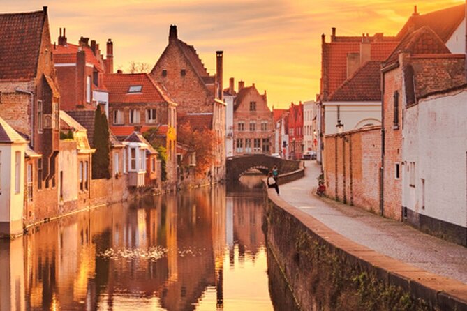 Unknown Bruges: A Self-Guided Audio Tour to the Heart of the Medieval Metropole - 700-year-old bridges, secret inner gardens, and alleys that change the mood
