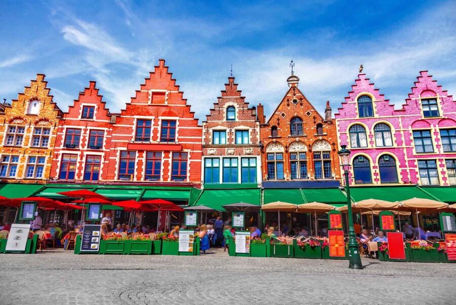 Visit of Bruges in 1 day private tour from Paris - Lace and luxury Belgian chocolates: the shopping time that actually matters