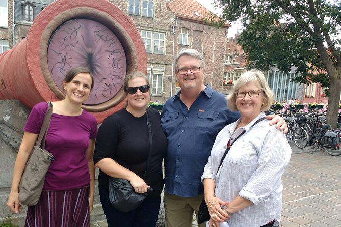 Walking food tour: Introduction to Ghent through food - Medieval architecture at the first stop: the square that sets the tone