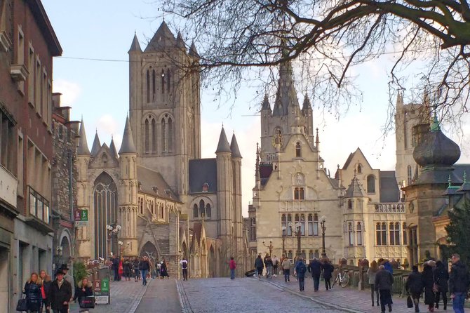 Walking food tour: Introduction to Ghent through food - Meeting at Vrijdagmarkt and keeping a comfortable walking rhythm