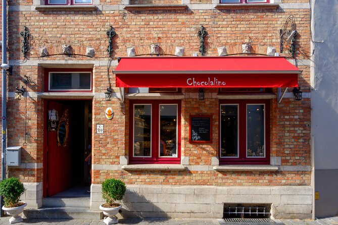 Walking tour of Bruges with boat option and/or beer tasting - Rozenhoedkaai (Quai du Rosaire), the canal views that steal the show