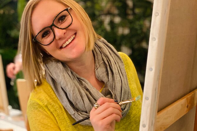Wine and Painting Workshop Experience in Brussels - Wine, snacks, and pacing during the workshop